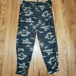 BRAND NEW Plus Size Camo Cargo jogger pants, 1X